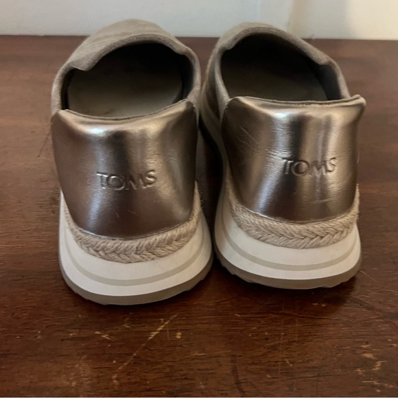 Tom’s Gray Suede Slip-On Shoes size 7.5 - Picture 2 of 7